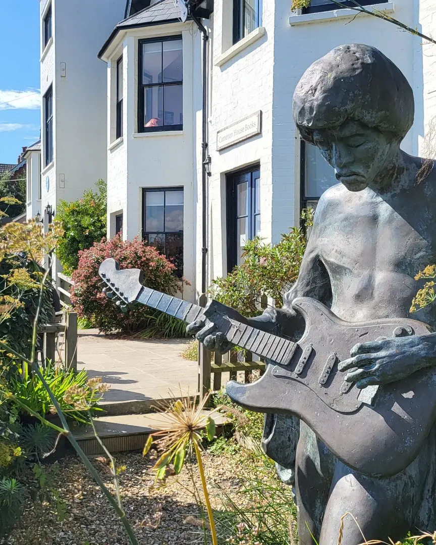 Jimi Statue landscape 2024