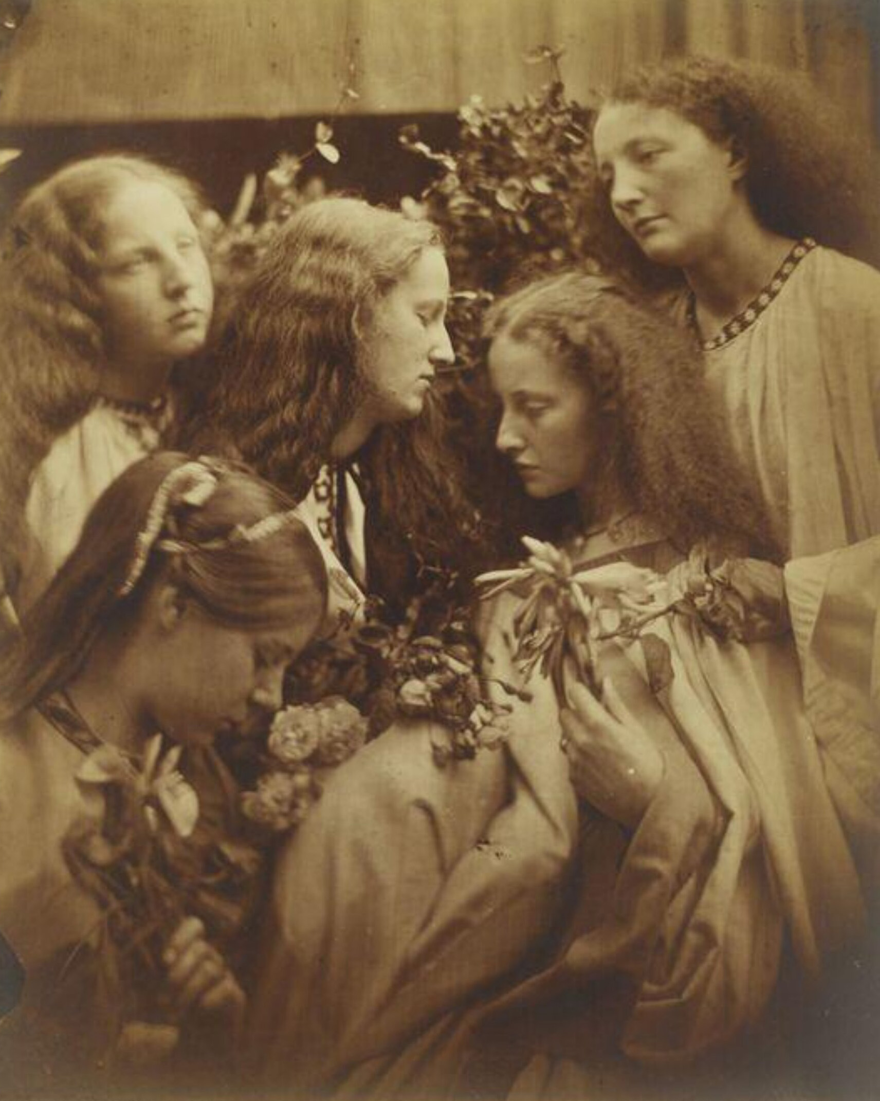 Rosebud Garden of Girls_VAM